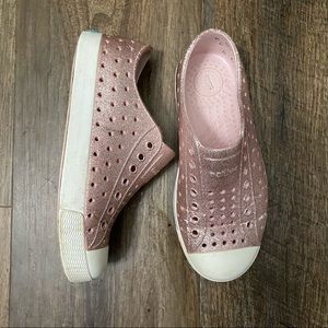 Girls size 13c Sparkly Pink Native Jefferson Water Shoes